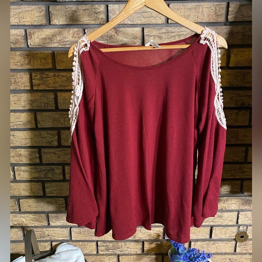 Liv Los Angeles red top with cold shoulder